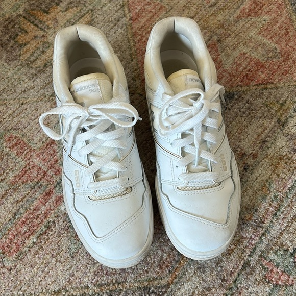 New Balance 550 White Sneakers Size 8.5 - Picture 2 of 4